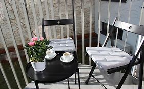 Leo Apartment Free Parking!!!